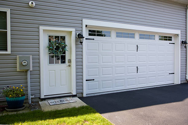 24/7 Emergency Garage Door Panel Replacement experts in Burnsville, MN